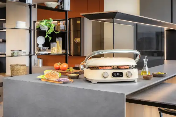 Grill elektryczny wielofunkcyjny Smeg MGF01